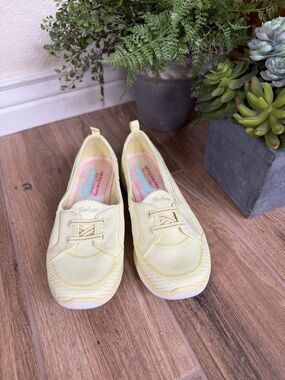 Skechers Women's Pale Yellow Slip-On Casual Sneakers